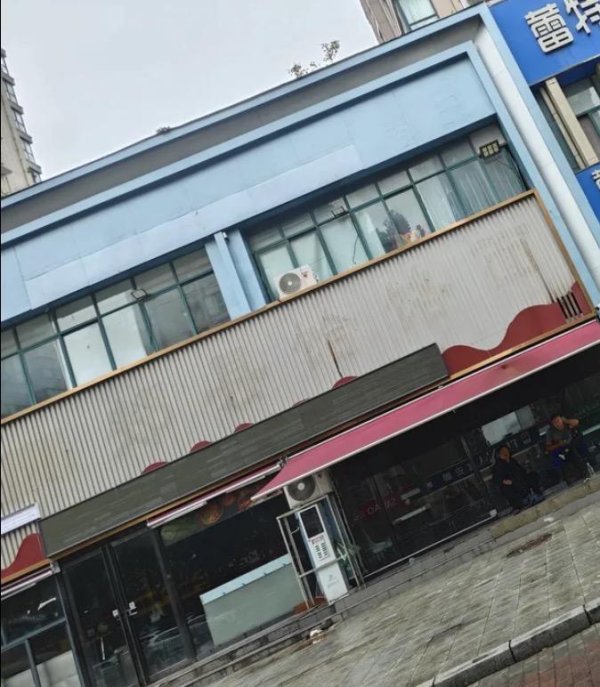 天源国际 “续面事件”面馆招牌拆下，市场监管部门回应！当事顾客发声